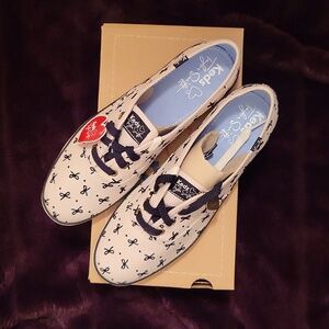RARE! Taylor Swift Keds in Beige Bow Print, Size 8, New With Tags